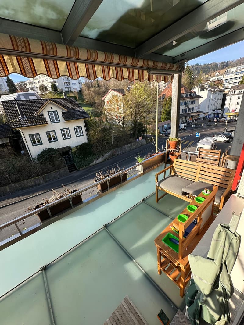 Charmante 5-Zimmer-Maisonette-Wohnung in Horgen mit Garten (15)