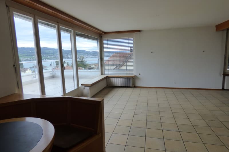 5-Zimmer-Wohnung mit traumhafter Terrasse und Seeblick in Horgen – befristet bis März - April 2027 (4)