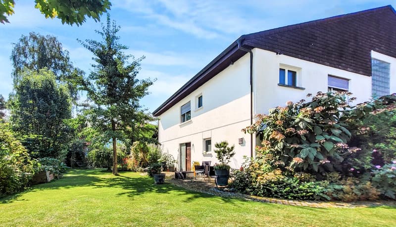 Tolles Einfamilienhaus mit grossem Grundstück (9)