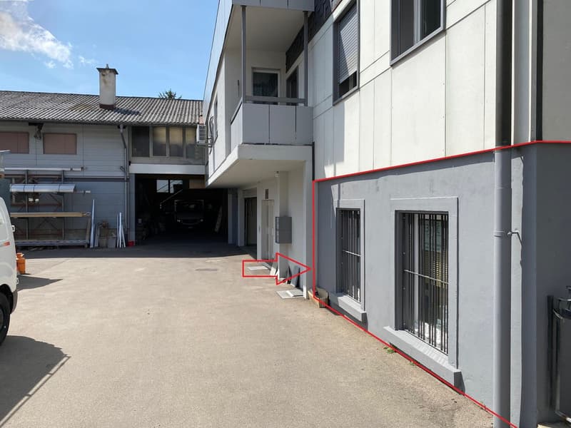 Büro- oder Hobbyraum an zentraler Lage (2)