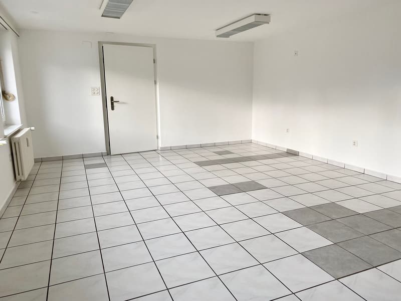 Helles Büro im Erdgeschoss an ruhiger Lage (3)