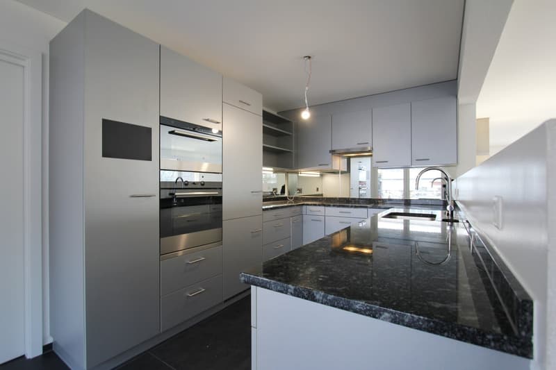 Helle 4½-Zimmerwohnung mit schöner Aussicht auf den Rhein (5)