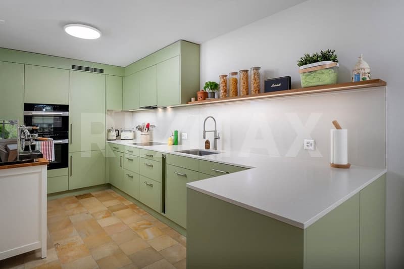 Grosszügige 3.5-Zimmer Wohnung in steuergünstiger Gemeinde (3)