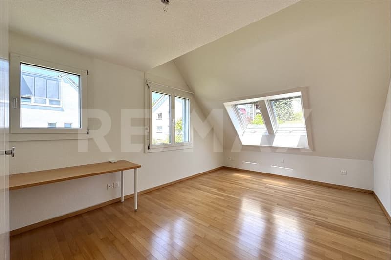 2.5-Zimmer-Dachwohnung mit spektakulärer Aussicht über Zürich (9)