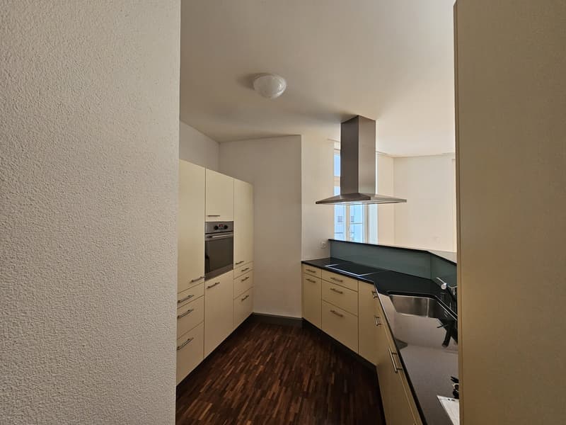 Helle 3.5 Zimmerwohnung am Klosterplatz mit viel Charme (5)