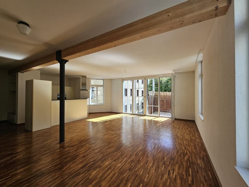 Helle 3.5 Zimmerwohnung am Klosterplatz mit viel Charme (2)