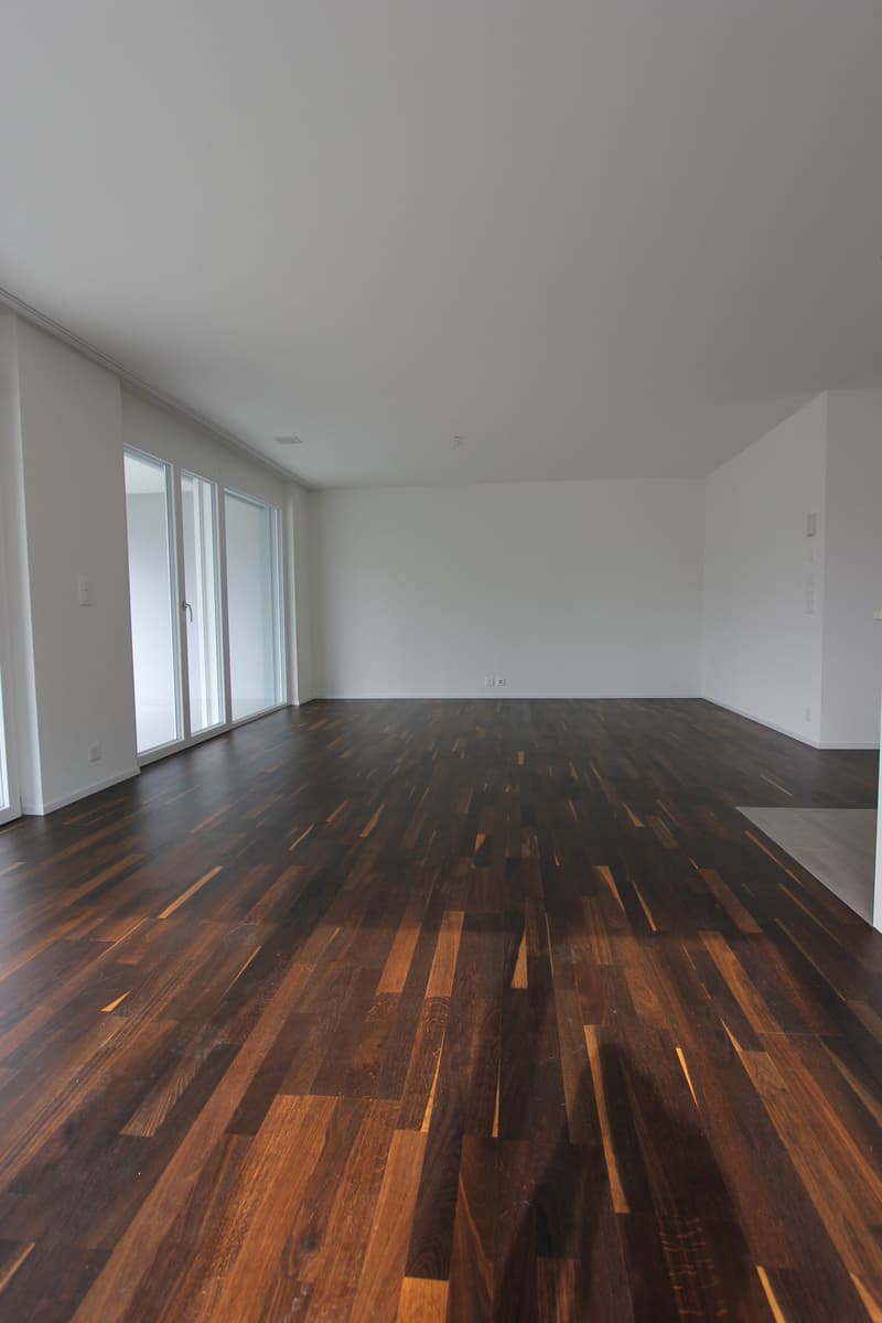 Moderne Wohnung mit grossem Gartensitzplatz wartet auf Sie! (4)