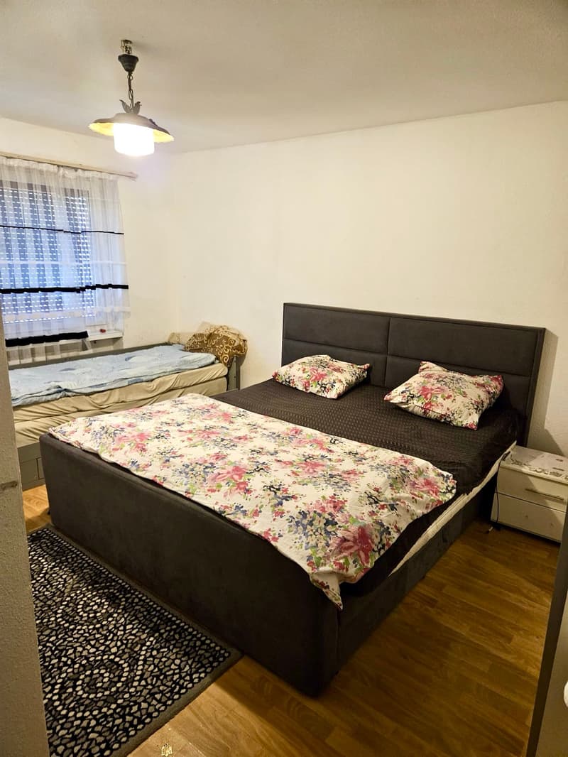 Grosszügige Wohnung an ruhiger Lage (4)