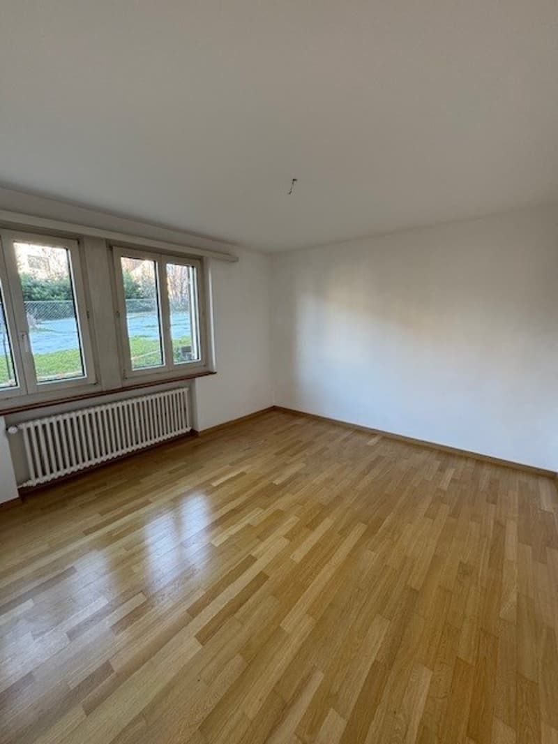 Schöne und zentrale Altbauwohnung zu vermieten (7)