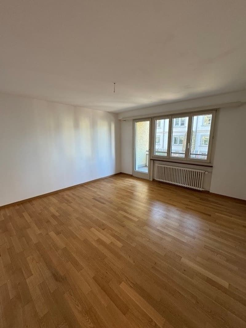 Schöne und zentrale Altbauwohnung zu vermieten (6)