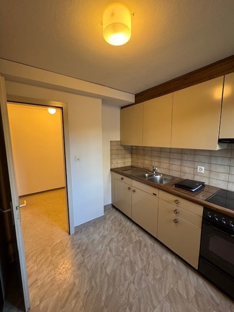 Schöne und zentrale Altbauwohnung zu vermieten (8)
