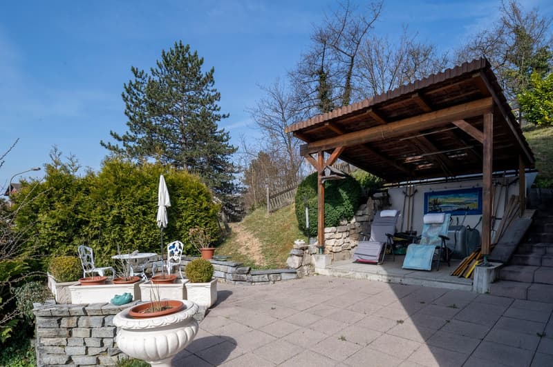 Charmantes Einfamilienhaus mit grossem Garten! (12)