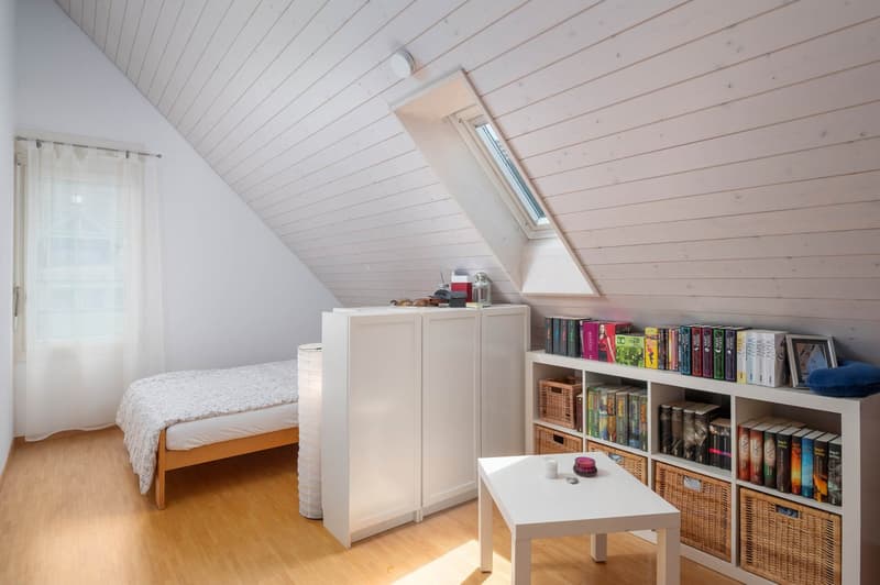 Charmante 6.5-Zimmer-Dachmaisonette mit Cheminée & Weitsicht (12)