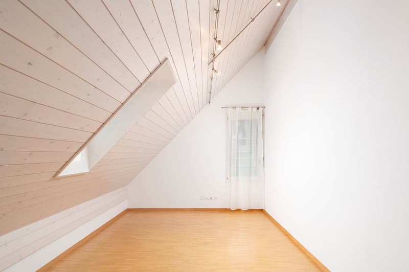 Charmante 6.5-Zimmer-Dachmaisonette! (12)