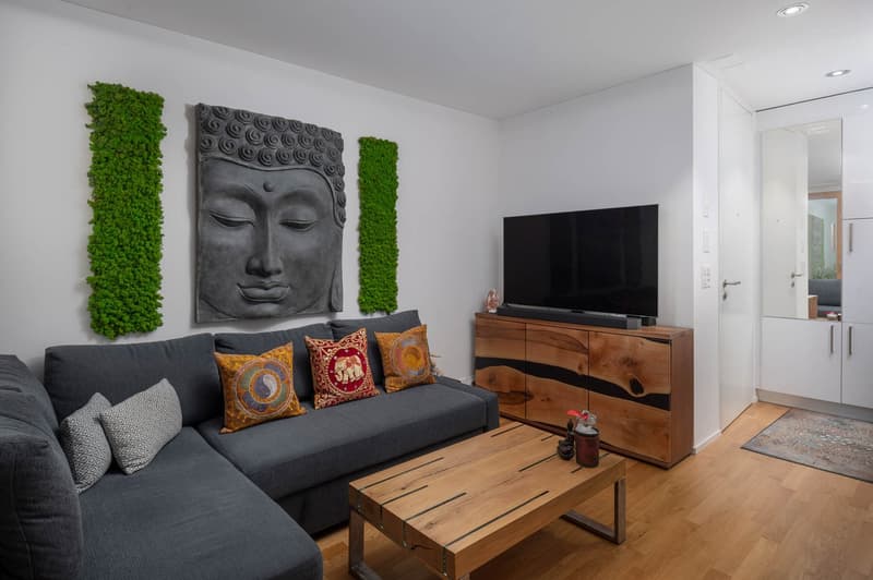 Zentrale 2 ½ -Zimmer-Wohnung... (2)