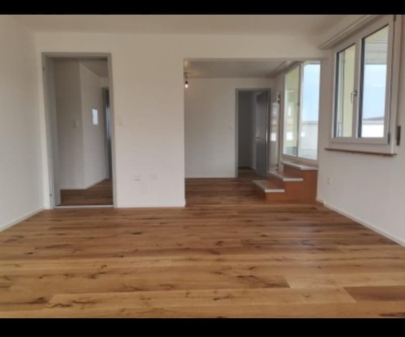Gemütliche 4.5-Zimmer-Wohnung mit grosser Terrasse (3)