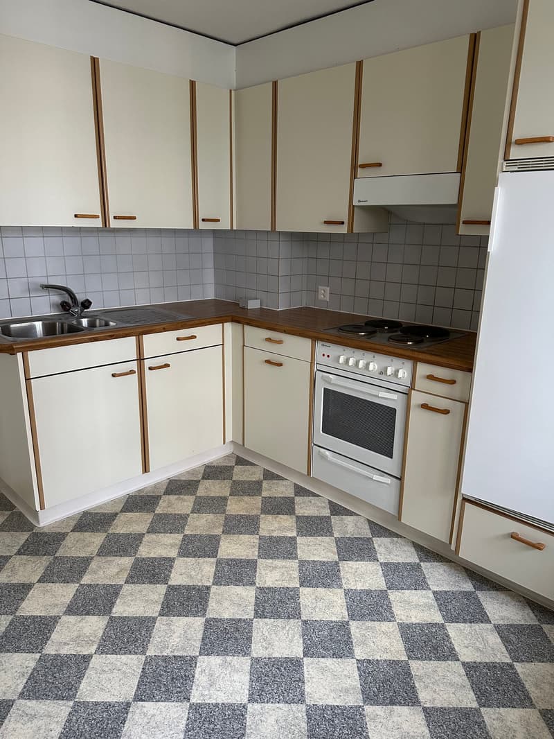 Charmante 4-Zimmer-Wohnung mit Balkon in Rorschach (2)