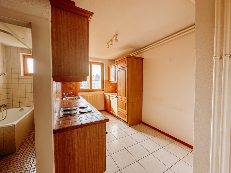 Appartement luxueux non meublé dans un quartier calme et central – Avec télévision 65 pouces offerte (3)