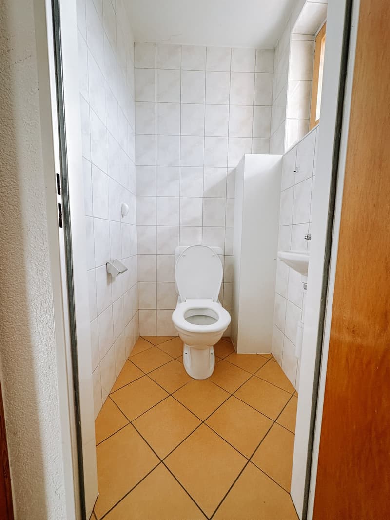 Appartement luxueux non meublé dans un quartier calme et central – Avec télévision 65 pouces offerte (10)
