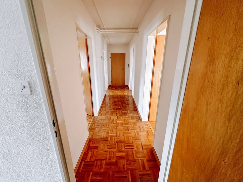 Appartement luxueux non meublé dans un quartier calme et central – Avec télévision 65 pouces offerte (4)