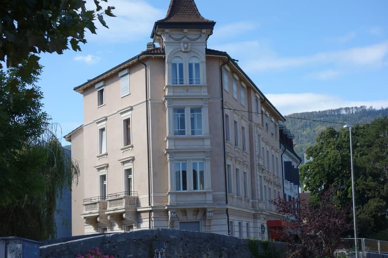 Appartement luxueux non meublé dans un quartier calme et central – Avec télévision 65 pouces offerte (2)