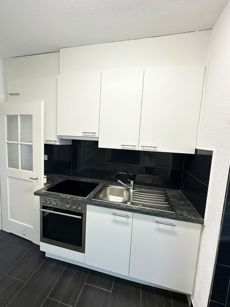 Charmante 2-Zimmerwohnung mit geschlossenem Balkon an der Schlossgasse 15, Basel (5)