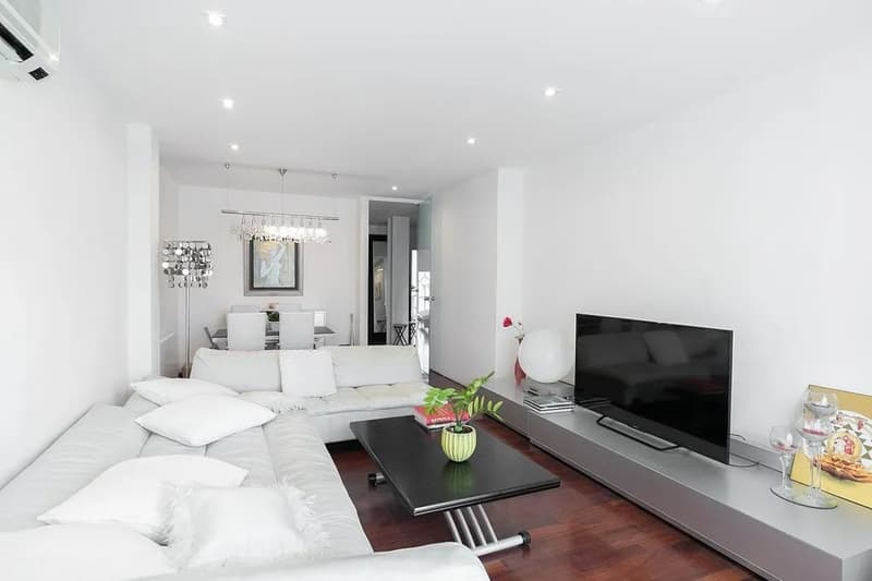 Möblierte 3-Zimmer-Wohnung mit Balkon im trendigen Zürich Kreis 5 (2)
