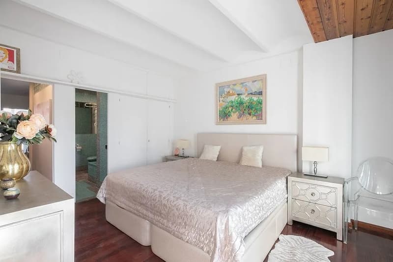 Möblierte 3-Zimmer-Wohnung mit Balkon im trendigen Zürich Kreis 5 (4)