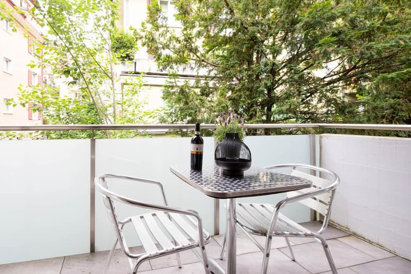 Spacious 1-bedroom apartment with balcony and weekly cleaning service for rent (10)