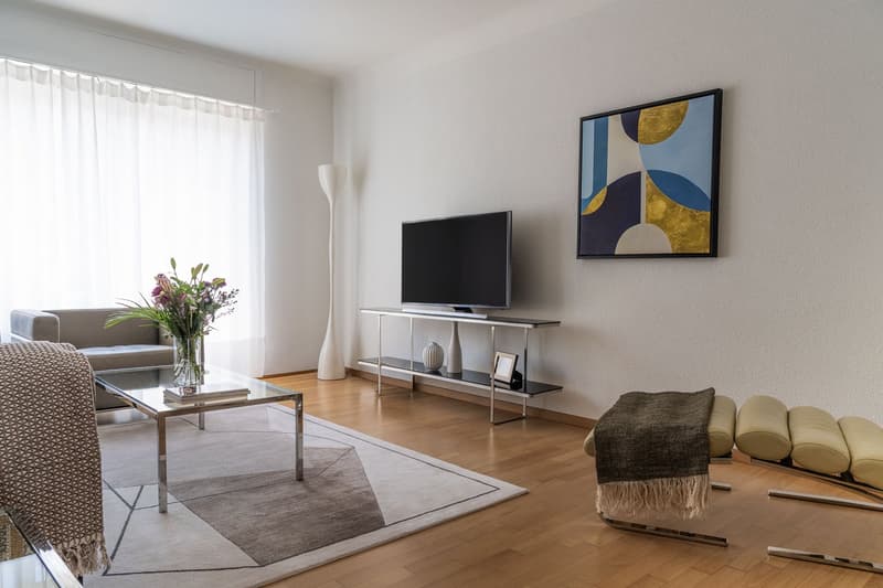 Modern Furnished 3.5-Room Apartment in Zürich's Prestigious 8008 District (2)