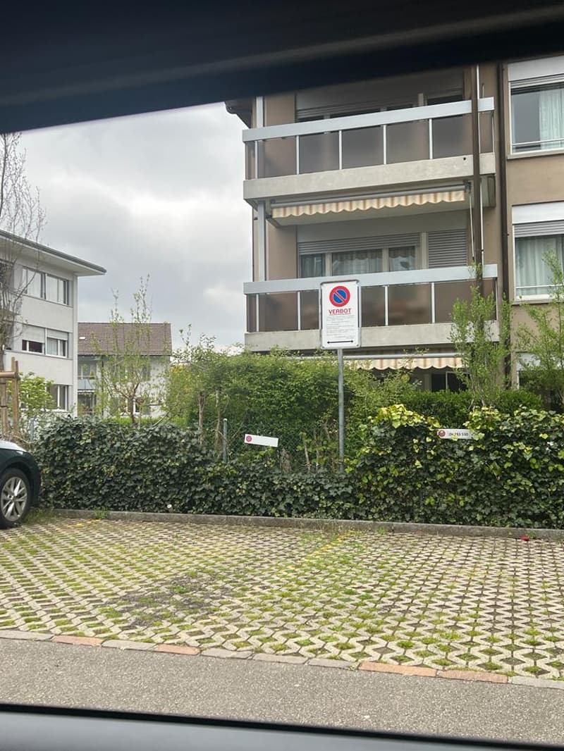 Parkplatz zu vermieten (2)