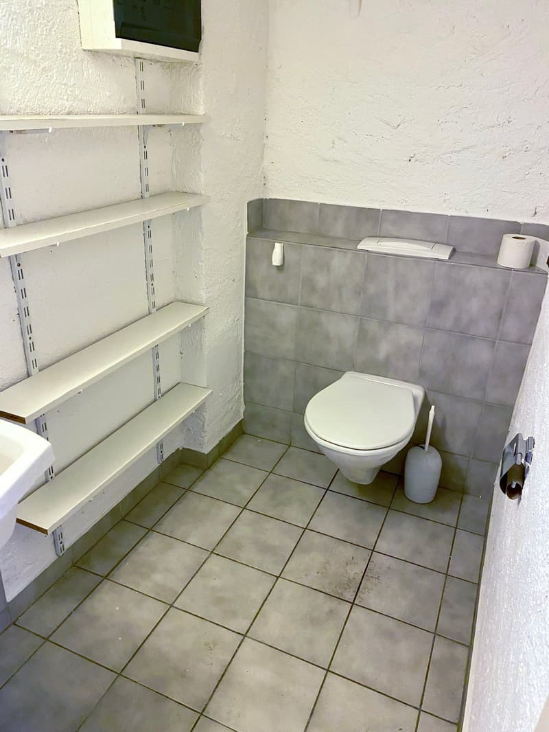 Gewerberaum mit separatem Eingang – ideal für Atelier oder Studio (7)