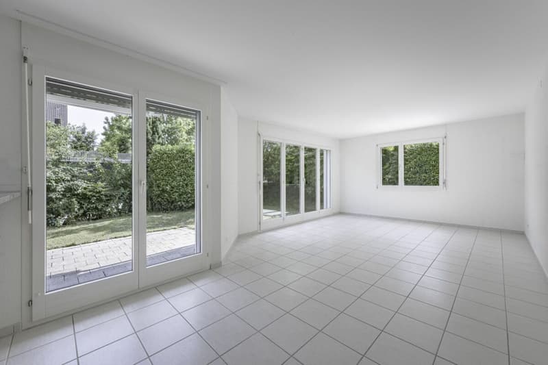 Grosszügige Gartenwohnung - nur wenige Schritte vom Bahnhof Oberrieden (2)