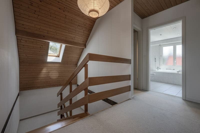 Charmantes 5.5-Zimmer-Einfamilienhaus mit Gartenidylle und viel Privatsphäre (8)