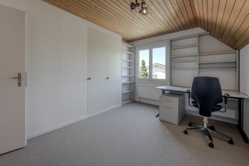 Charmantes 5.5-Zimmer-Einfamilienhaus mit Gartenidylle und viel Privatsphäre (10)