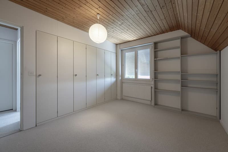 Charmantes 5.5-Zimmer-Einfamilienhaus mit Gartenidylle und viel Privatsphäre (11)