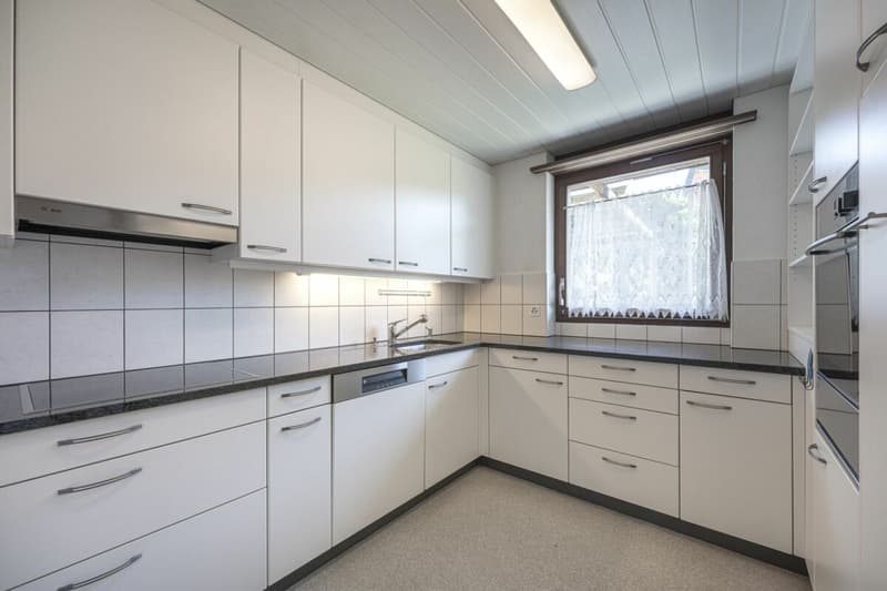 Charmantes 5.5-Zimmer-Einfamilienhaus mit Gartenidylle und viel Privatsphäre (3)