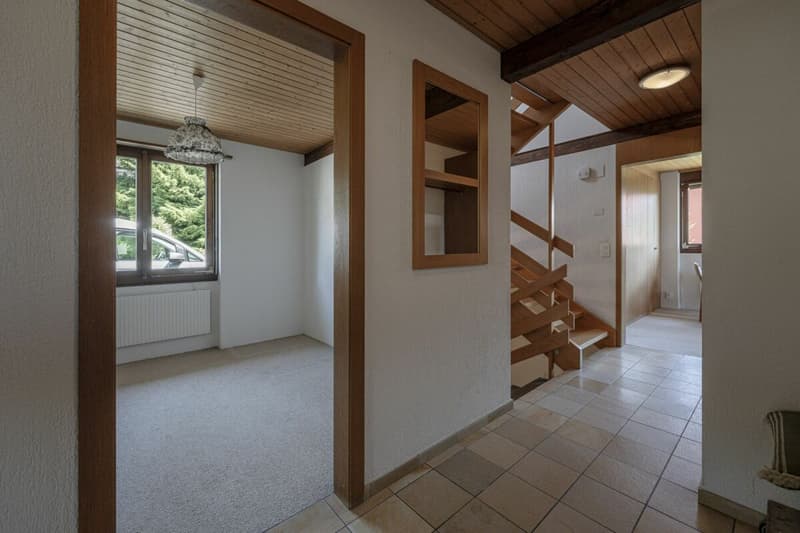 Charmantes 5.5-Zimmer-Einfamilienhaus mit Gartenidylle und viel Privatsphäre (7)