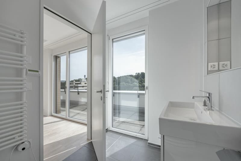 Attikawohnung mit 120 m² Terrasse und unverbautem Blick auf Wald und Weite (9)