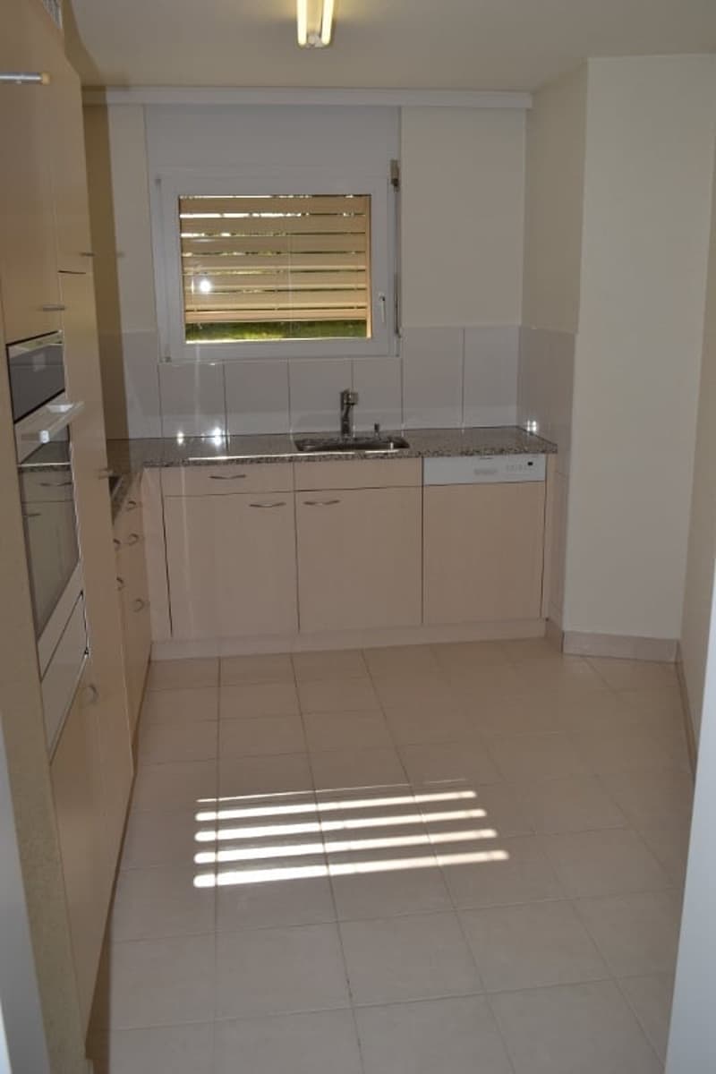 Grosszügige, ruhige und sonnige 3.5 Zimmerwohnung mit gedecktem Gartensitzplatz (5)
