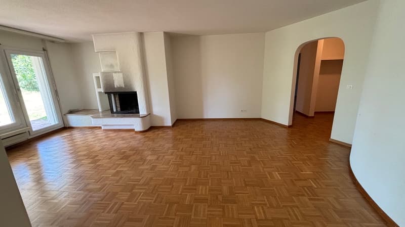 3 1/2 - Zimmer-Parterre-Wohnung mit grossem Gartensitzplatz (4)