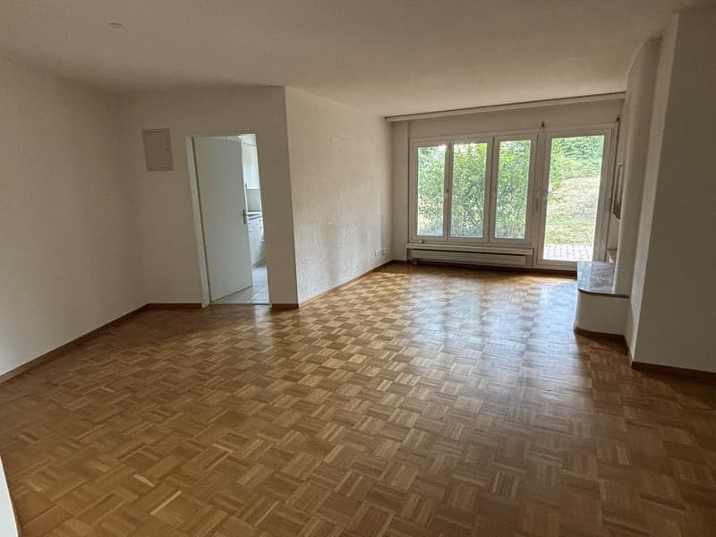 3 1/2 - Zimmer-Parterre-Wohnung mit grossem Gartensitzplatz (2)