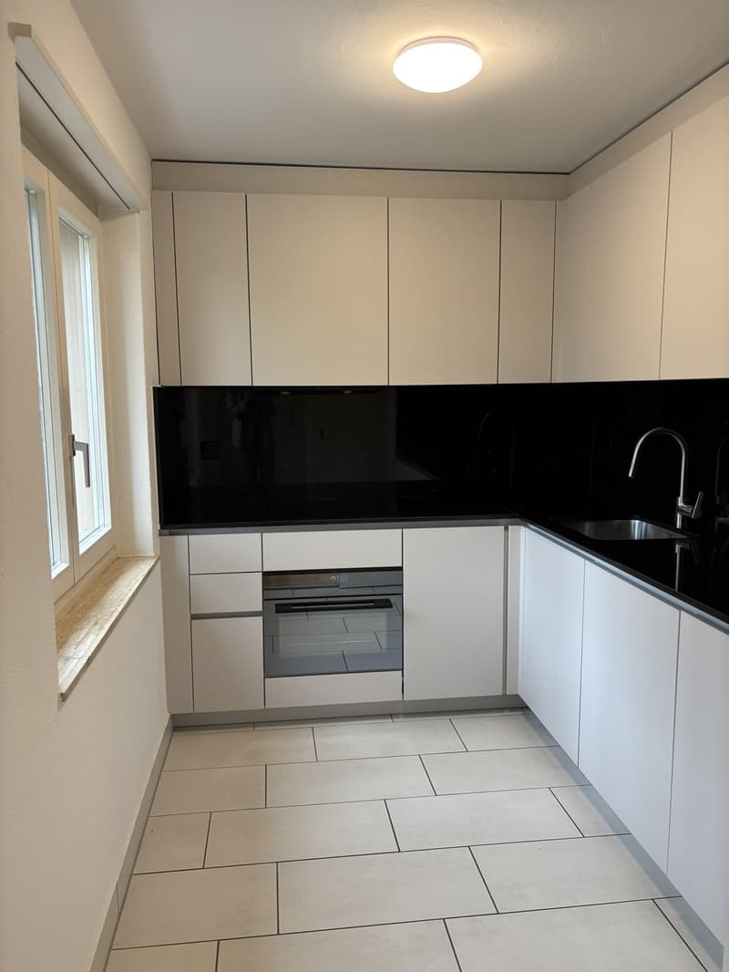 helle und grosszügige 3.5 Zimmerwohnung mit frisch sanierter Küche in St. Gallen (2)