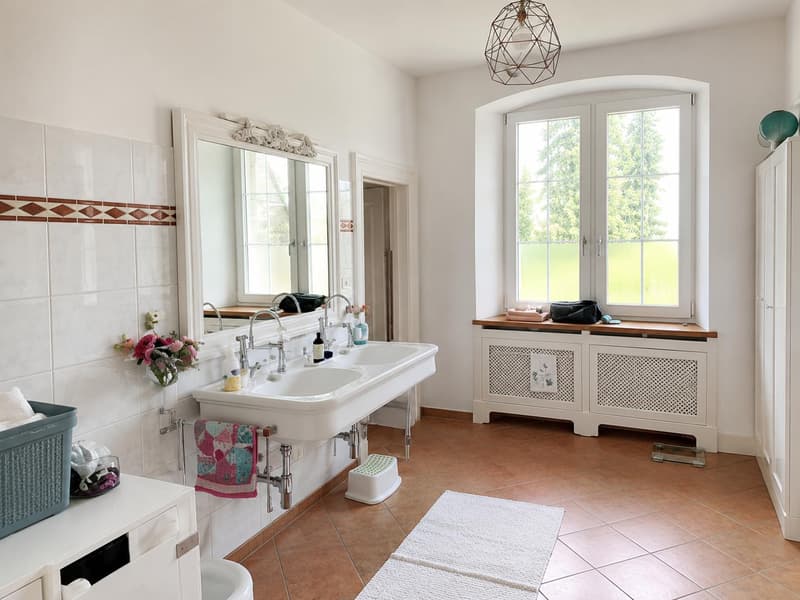 4.5-Zimmer-Wohnung im historischen Schloss Wiggen (6)