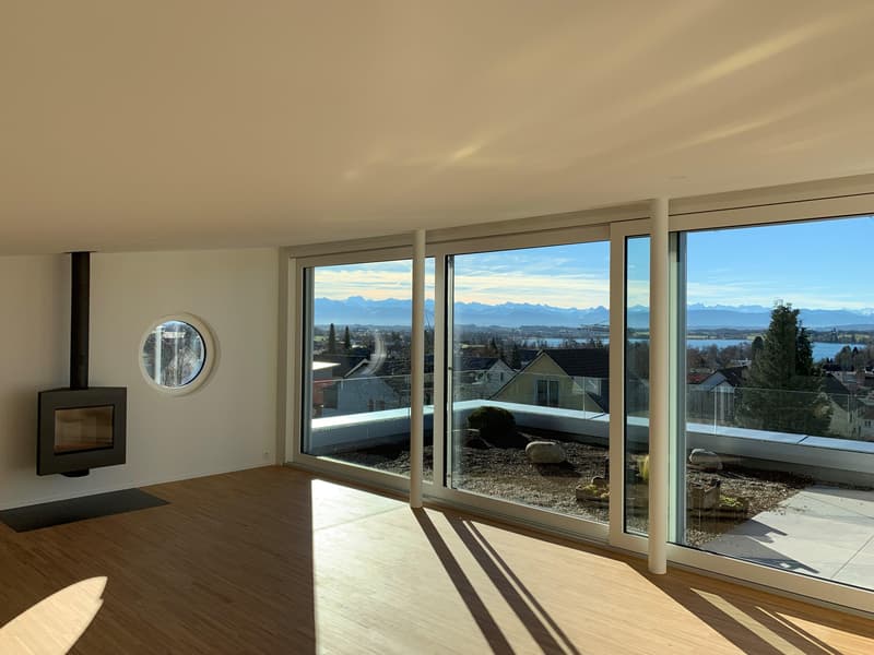 Einzigartige 3.5-Zimmer-Attika-Maisonette-Wohnung mit Weitsicht auf See und Berge (7)