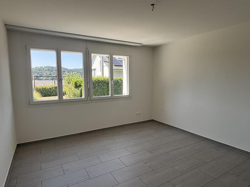 Charmante 2½-Zimmer Wohnung mit Garten und Sitzplatz (5)