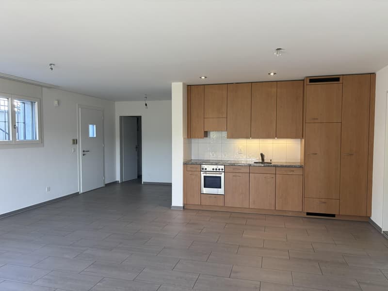 Charmante 2½-Zimmer Wohnung mit Garten und Sitzplatz (3)