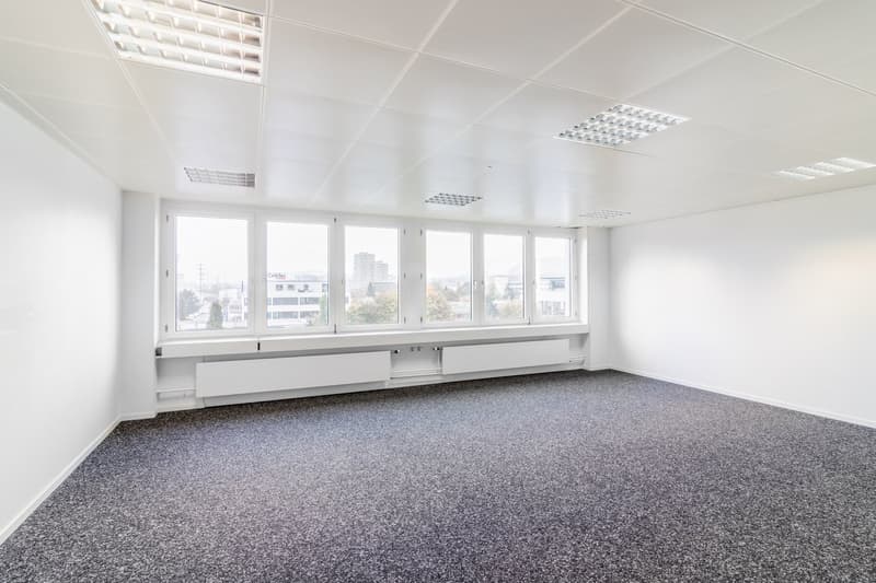 helle Büroflächen an der Erlenstrasse 4, 6343 Rotkreuz (1)