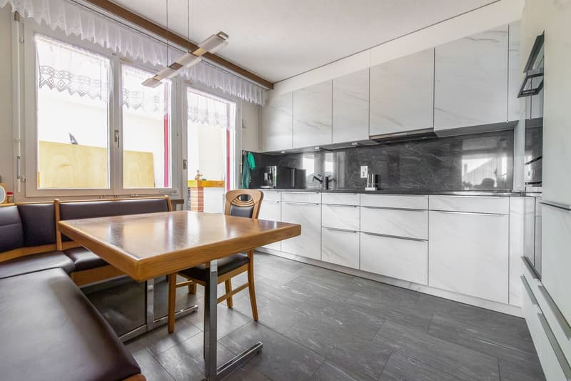 Familienfreundliches Einfamilienhaus im idyllischen Hallau (2)