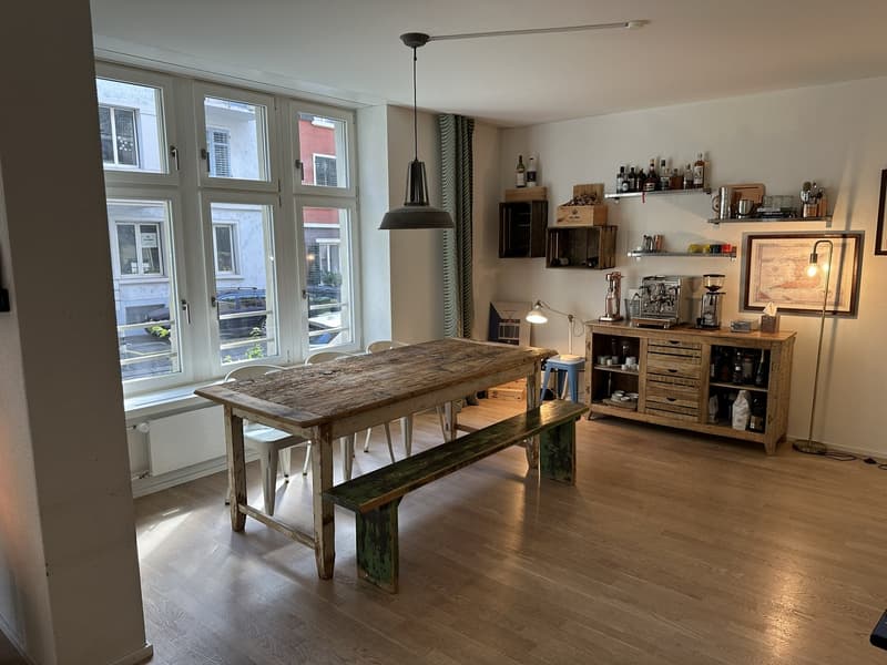 TOP sanierte 4-Zimmerwohnung im ZH-Seefeld (4)
